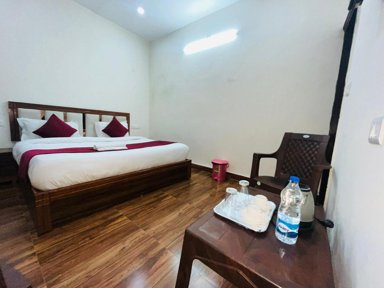 Night - Safdarjung Enclave Couple Friendly * New Delhi